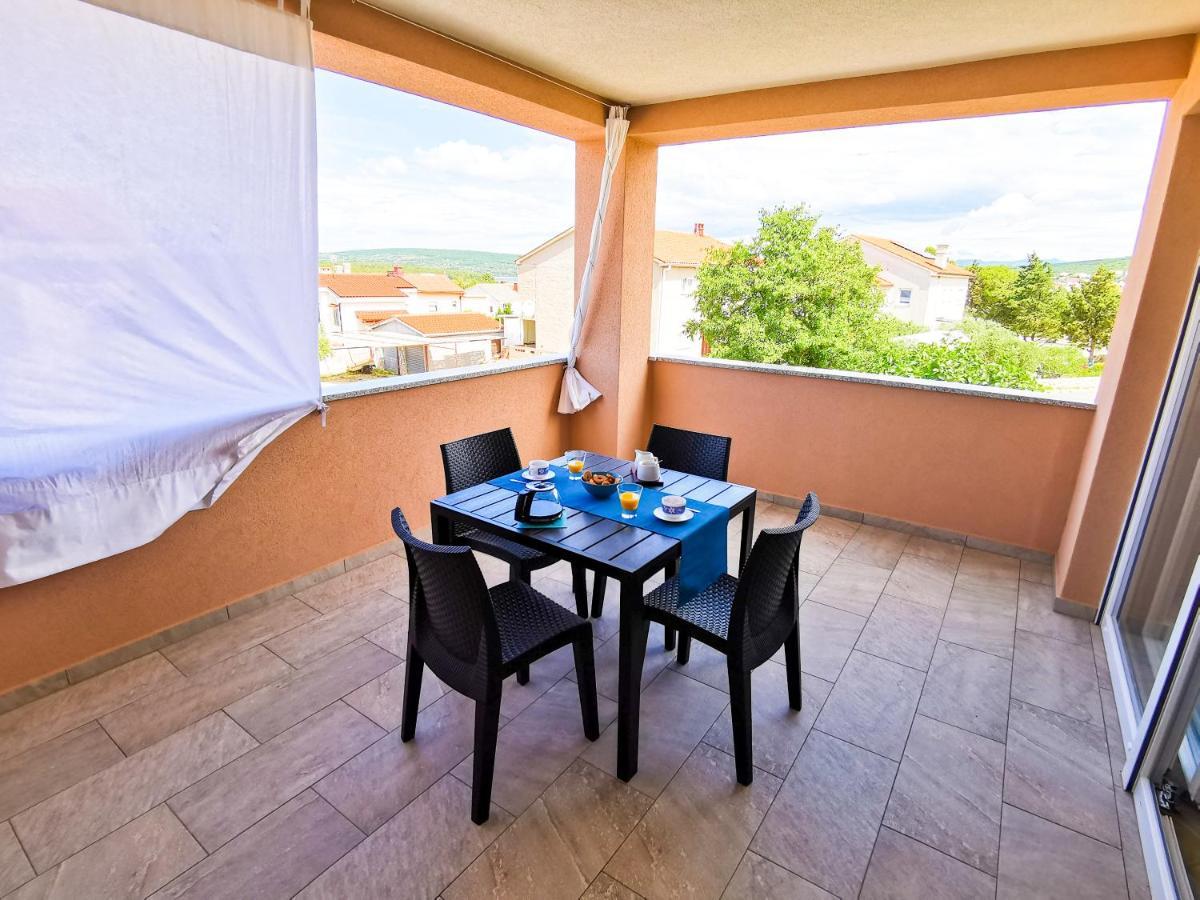 App La Vita E Bella - Azzurro Apartment ปูนัต ภายนอก รูปภาพ